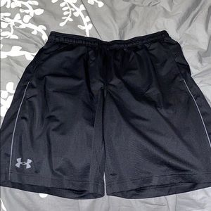 Men’s under armour shorts large